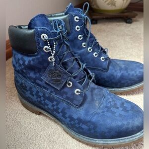 blue waterproof timberland boots in excellent condition